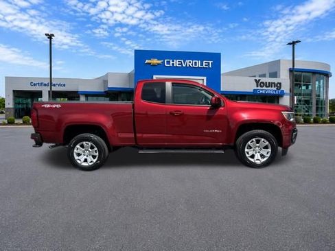 Used 2021 Chevrolet Colorado LT w/ LT Convenience Package AWD/4WD image 8