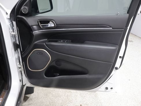 Used 2015 Jeep Grand Cherokee Summit AWD/4WD image 23