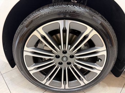 Used 2025 Land Rover Range Rover Sport Dynamic SE AWD/4WD image 7