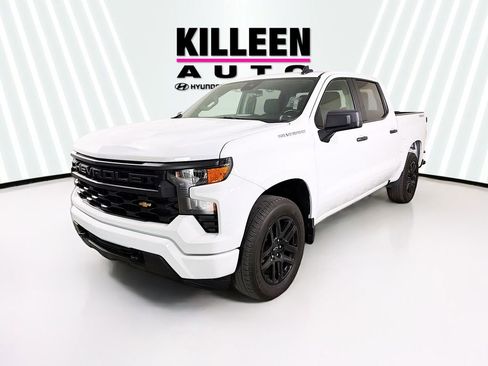 Used 2023 Chevrolet Silverado 1500 Custom image 3