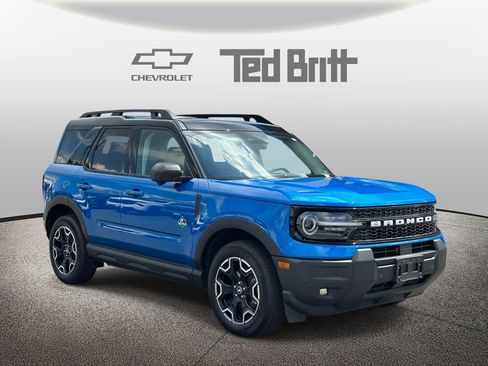 Used 2025 Ford Bronco Sport Outer Banks w/ Outer Banks Tech Package+ AWD/4WD image 3