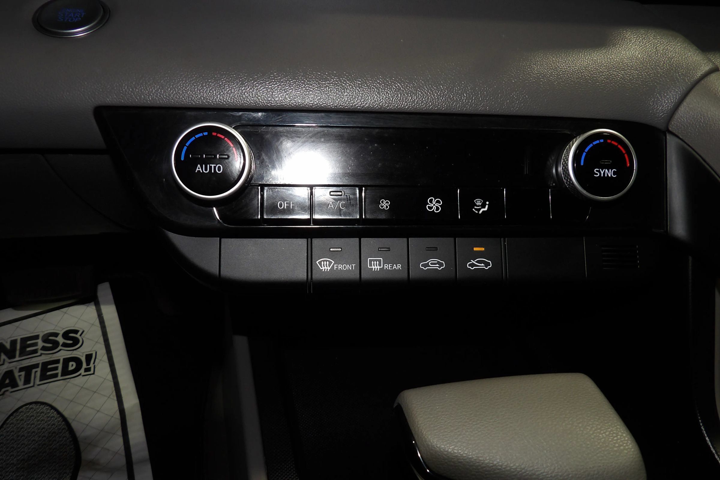 Used 2022 Hyundai Elantra SEL FWD image 18