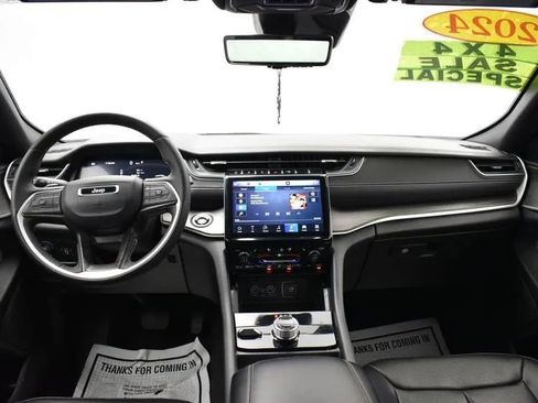 Used 2024 Jeep Grand Cherokee L Limited w/ Luxury Tech Group II image 19