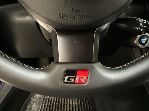 Used 2025 Toyota GR86 Premium w/ ALL Weather Mat Package (TMS) image 17