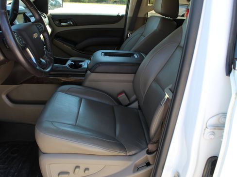 Used 2017 Chevrolet Suburban LT w/ LT Signature Package image 14