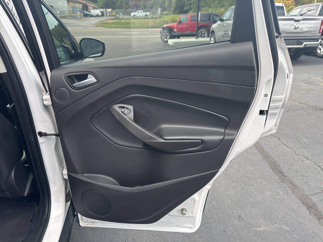 Used 2019 Ford Escape Titanium AWD/4WD image 22