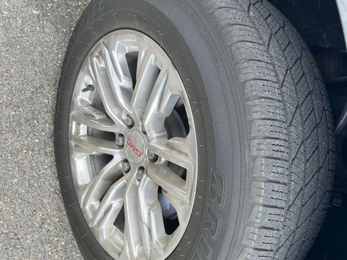 Used 2021 GMC Yukon SLE w/ Gmc Pro Safety Plus Package image 4