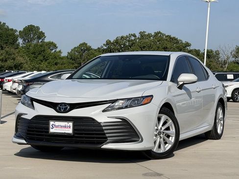 Used 2023 Toyota Camry LE FWD image 2