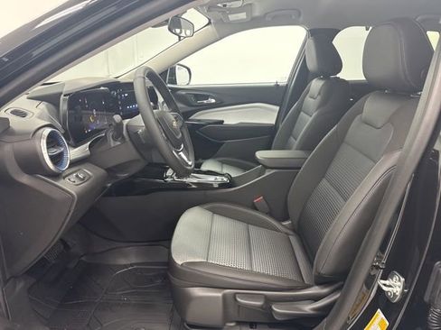 New 2026 Chevrolet Trax LT w/ Driver Confidence Package image 5