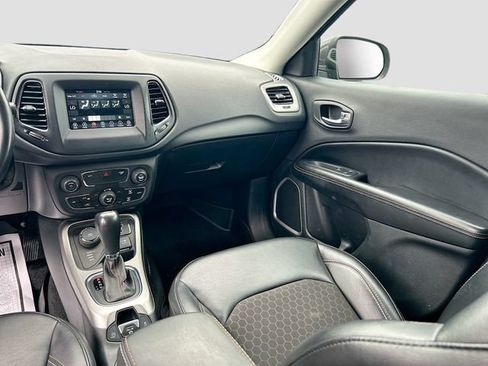Used 2019 Jeep Compass Latitude w/ Popular Equipment Group AWD/4WD image 30