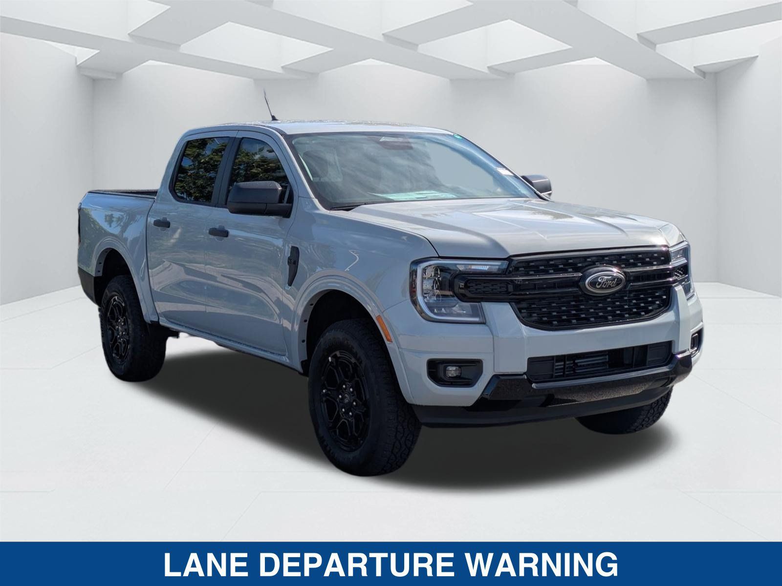New 2026 Ford Ranger XLT w/ Black Appearance Package RWD image 3