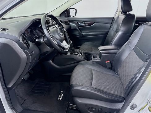 Certified 2022 Nissan Rogue Sport SV w/ Technology Package image 6