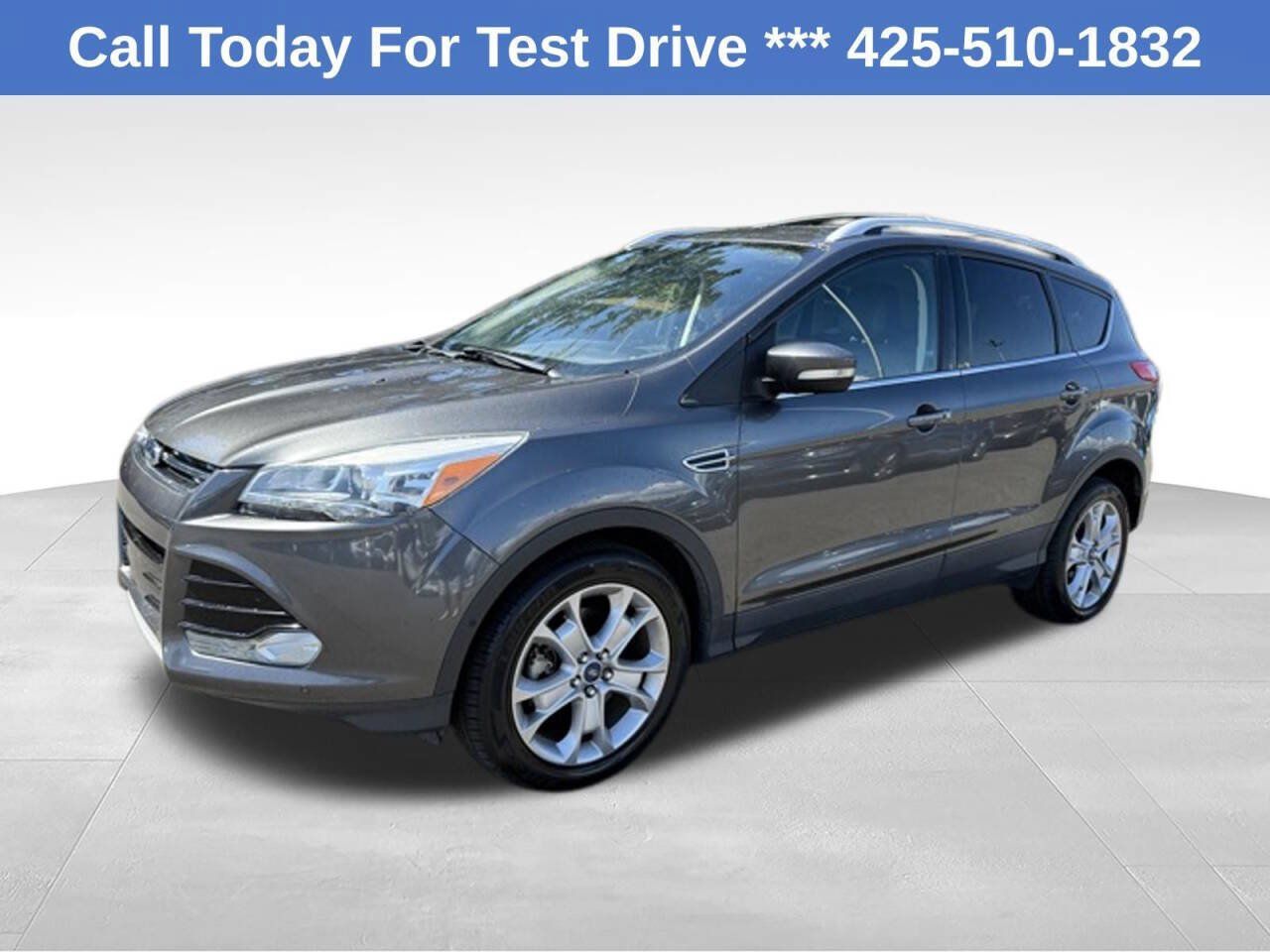 Used 2016 Ford Escape Titanium w/ Equipment Group 301A AWD/4WD image 2