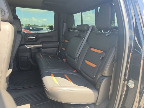Used 2020 GMC Sierra 1500 AT4 w/ AT4 Premium Package AWD/4WD image 9