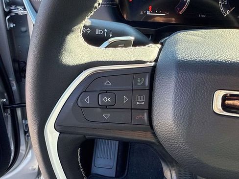New 2025 Jeep Grand Cherokee L Altitude RWD image 17