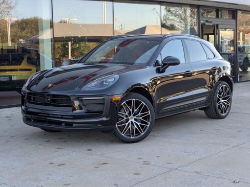 New 2026 Porsche Macan image 1