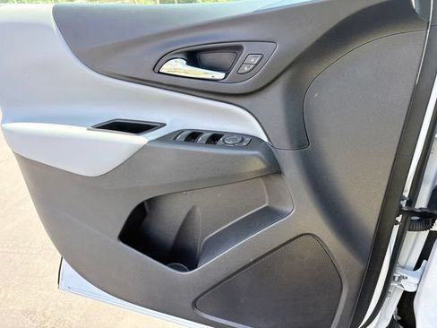 Used 2022 Chevrolet Equinox LS w/ LS Convenience Package FWD image 13