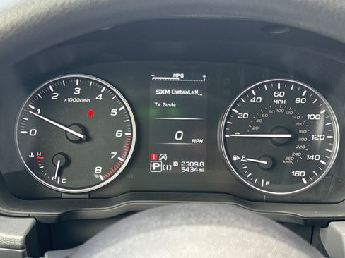 Used 2025 Subaru Crosstrek 2.5i Premium AWD/4WD image 25