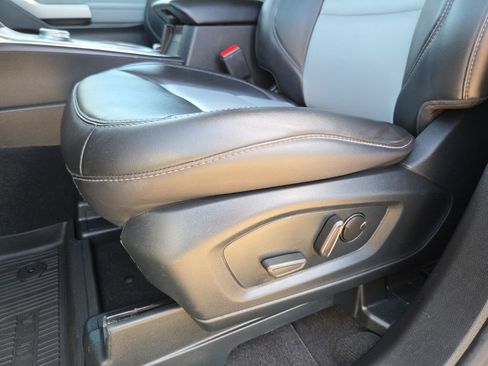 Used 2024 Ford Explorer XLT w/ Equipment Group 202A image 16