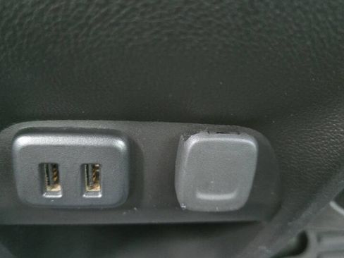 Used 2018 GMC Canyon SLT w/ Driver Alert Package image 33