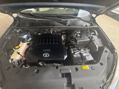 Used 2012 Toyota RAV4 FWD V6 w/ Upgrade Value Pkg image 29