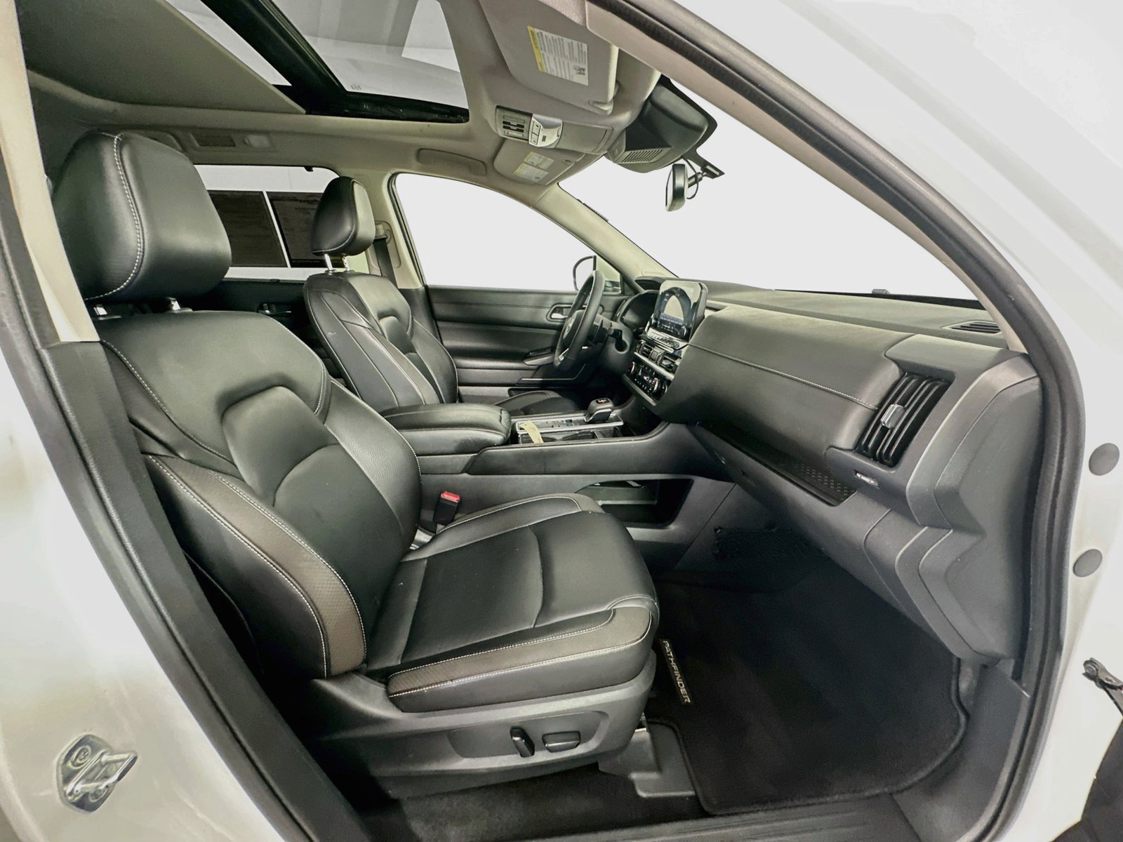 Certified 2022 Nissan Pathfinder SL w/ SL Premium Package FWD image 26