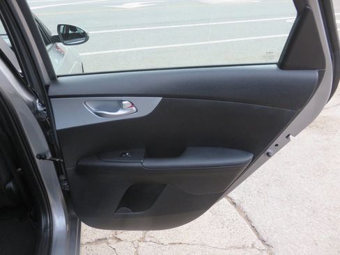 Used 2023 Kia Forte LXS w/ LXS Technology Package FWD image 17
