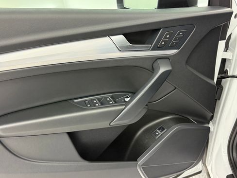 Certified 2025 Audi Q5 2.0T Premium image 13