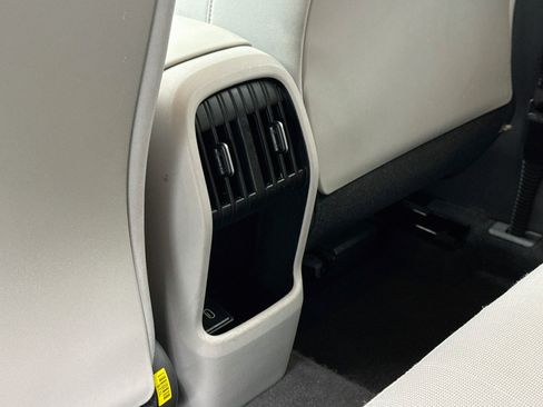 Used 2025 Hyundai Kona SEL FWD image 25