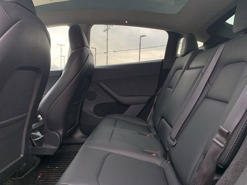 Used 2023 Tesla Model Y Long Range image 32