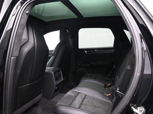 Used 2023 Porsche Cayenne GTS AWD/4WD image 28