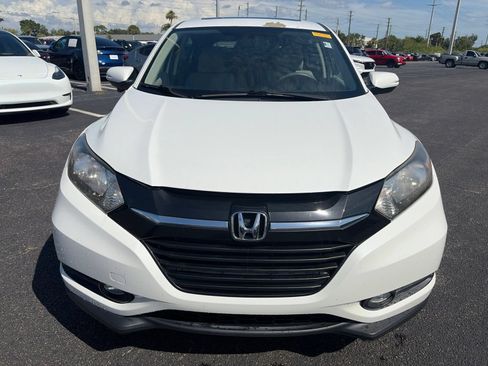 Used 2018 Honda HR-V EX image 2