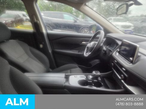 Used 2025 Nissan Rogue SV FWD image 15