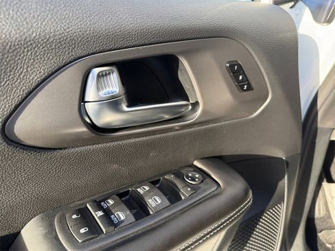 New 2026 Chrysler Pacifica Select image 18