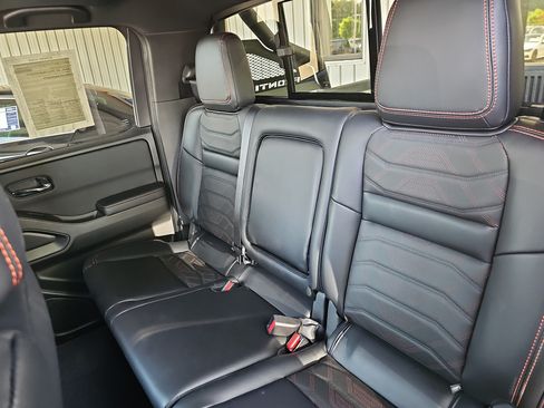 Used 2025 Nissan Frontier PRO-4X w/ Pro Premium Package AWD/4WD image 14
