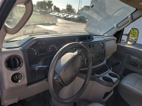 Used 2016 Ford E-350 and Econoline 350 Super Duty image 9