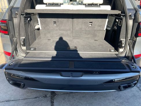 Used 2023 BMW X7 xDrive40i w/ Dynamic Handling Package image 57