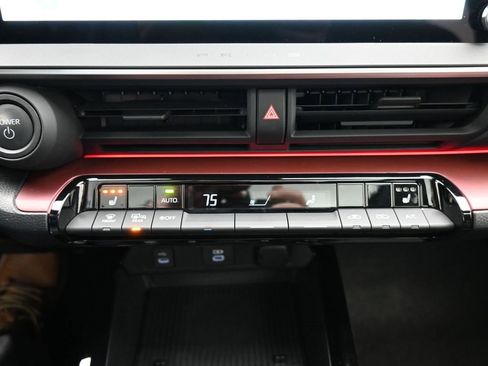 Used 2025 Toyota Prius Plug-In Hybrid image 16