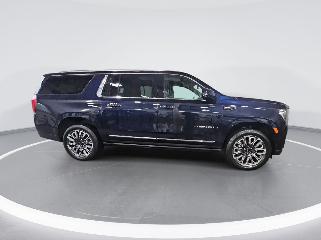 Used 2023 GMC Yukon XL Denali Ultimate w/ LPO, Floor Liner Package AWD/4WD image 2