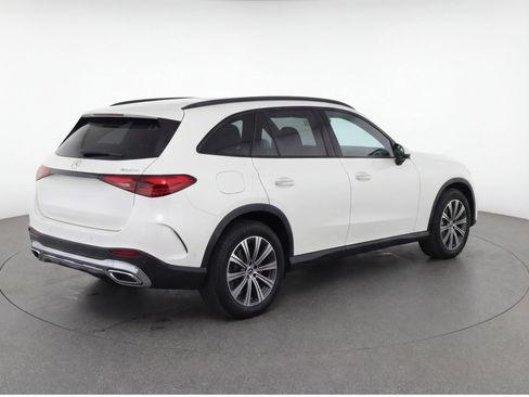 Used 2024 Mercedes-Benz GLC 300 4MATIC image 9