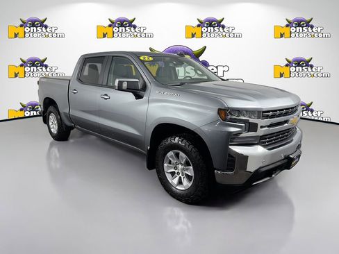Used 2022 Chevrolet Silverado 1500 LT w/ Convenience Package II AWD/4WD image 3
