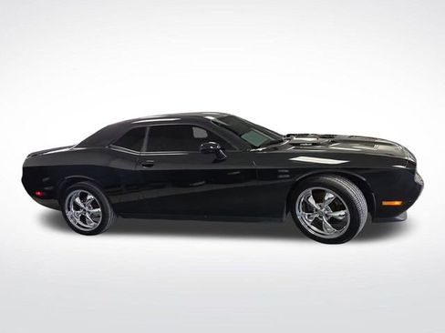 Used 2012 Dodge Challenger R/T image 2