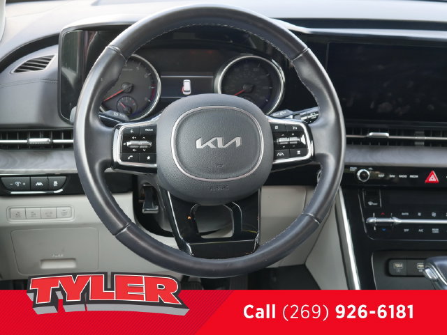 Used 2024 Kia Carnival EX FWD image 40