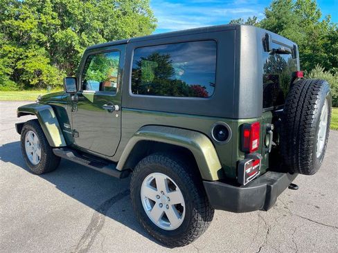 Used 2007 Jeep Wrangler Sahara w/ Dual Top Group AWD/4WD image 5