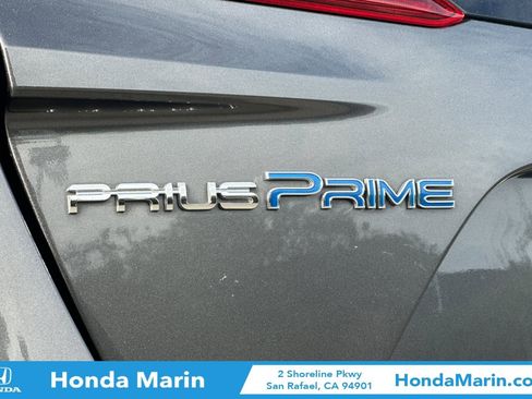 Used 2017 Toyota Prius Prime Premium w/ Carpet Mat Package image 35