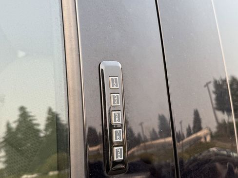 Used 2019 Ford F150 XLT w/ Equipment Group 302A Luxury AWD/4WD image 10