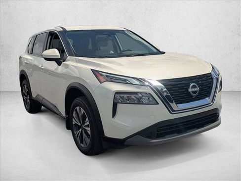 Certified 2023 Nissan Rogue SV FWD image 3