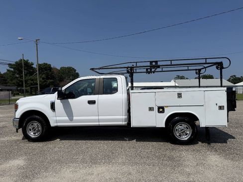 Used 2021 Ford F250 XL w/ Power Equipment Group RWD image 19