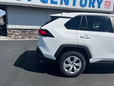 Used 2025 Toyota RAV4 LE AWD/4WD image 13