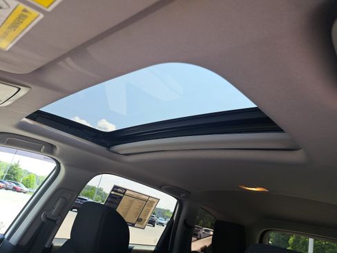 Used 2017 Honda CR-V EX image 30